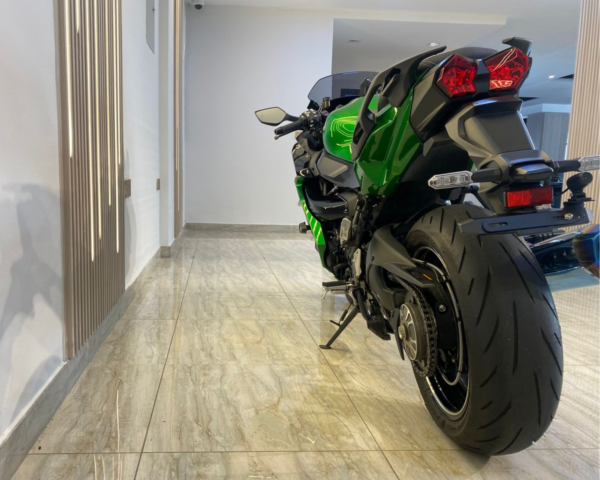 KAWASAKI NINJA H2 SX SE- 2023 - Image 2