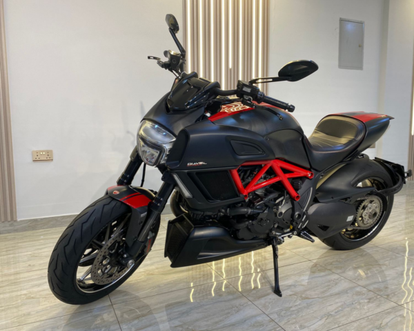 DUCATI Diavel Carbon 2016 - Image 4