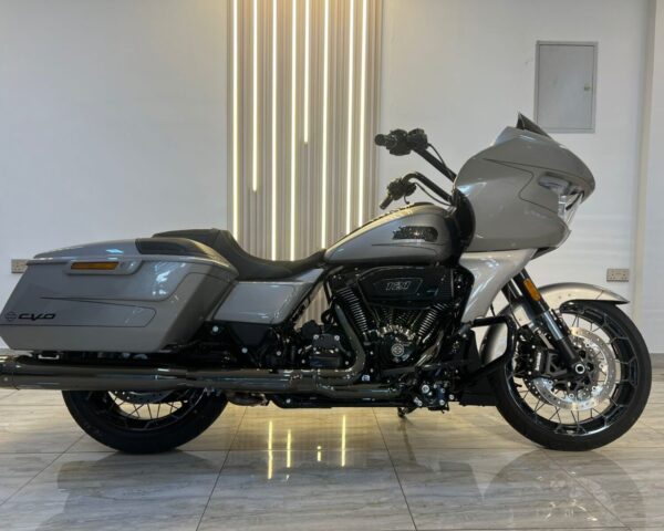 Harley Davidson Road Glide CVO-2024