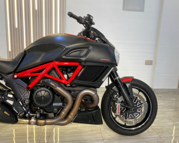 DUCATI Diavel Carbon 2016 - Image 6