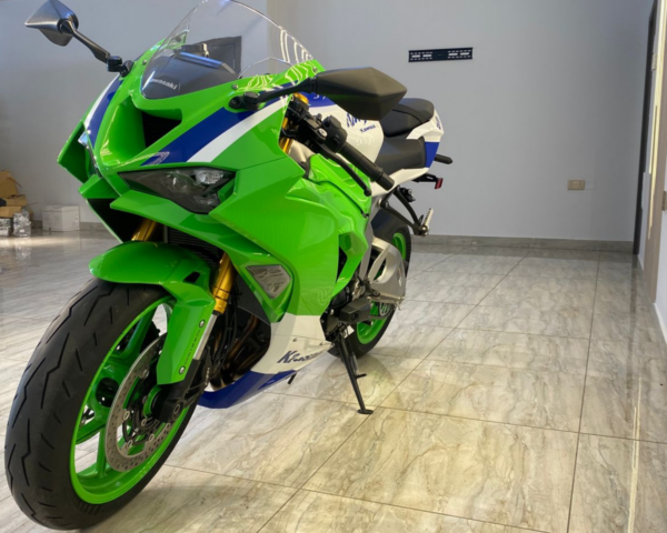 KAWASAKI NINJA ZX-6R-2024 - Image 4