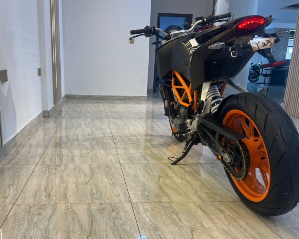 KTM 390 Duke - 2014 - Image 9