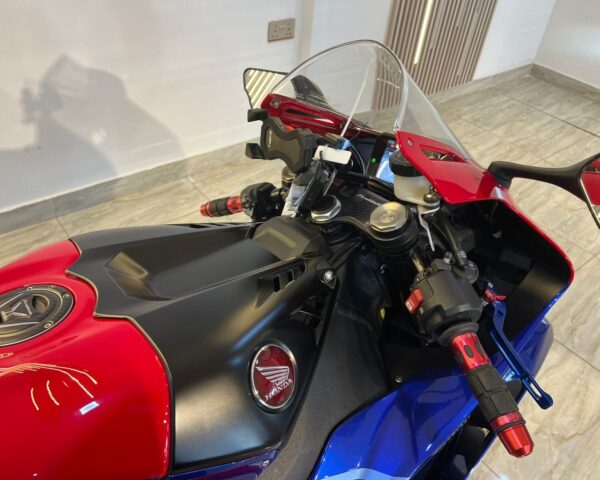 HONDA CBR1000RR-R 2020 - Image 8