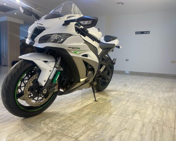 Kawasaki ZX10R - 2018 - Image 6