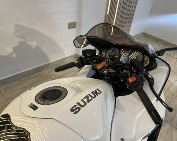 Suzuki Hayabusa Gen 3 - 2024 - Image 4