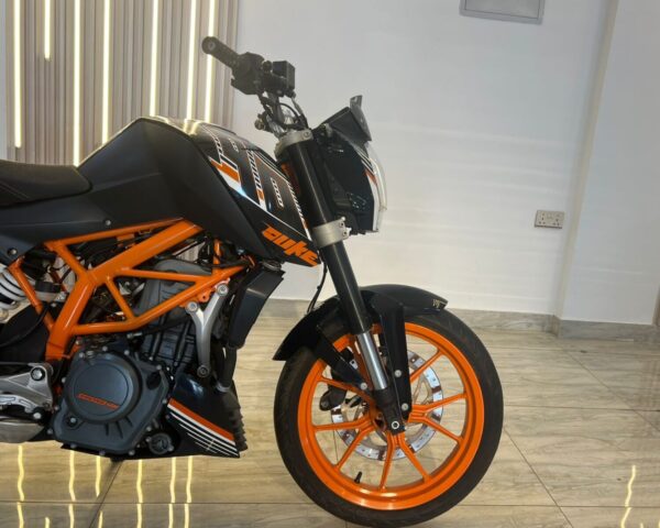 KTM 390 Duke - 2014 - Image 4